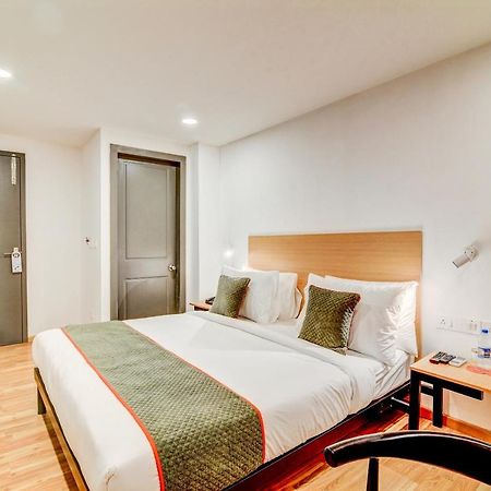 Oyo Townhouse 104 Koramangala Maharaja Signal Hotell Bangalore Exteriör bild