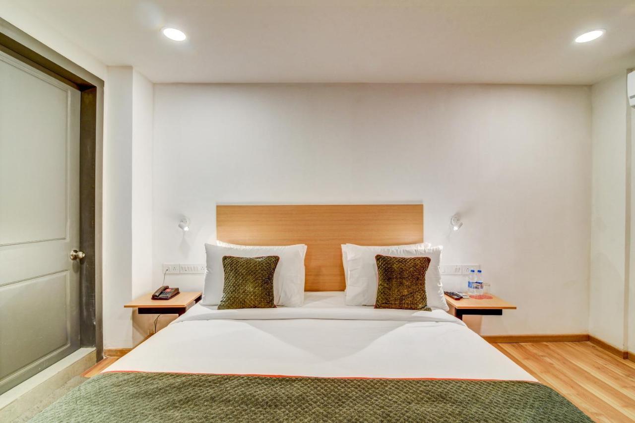 Oyo Townhouse 104 Koramangala Maharaja Signal Hotell Bangalore Exteriör bild