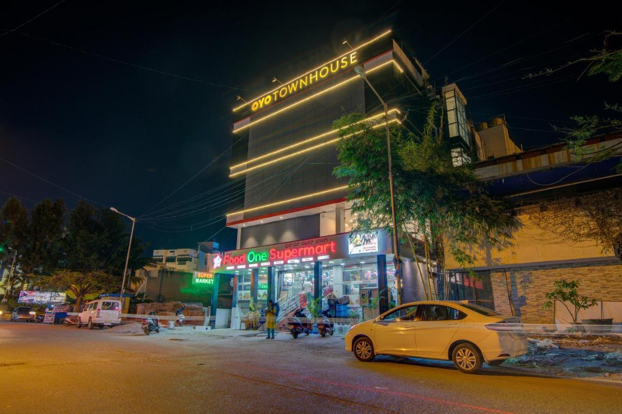 Oyo Townhouse 104 Koramangala Maharaja Signal Hotell Bangalore Exteriör bild