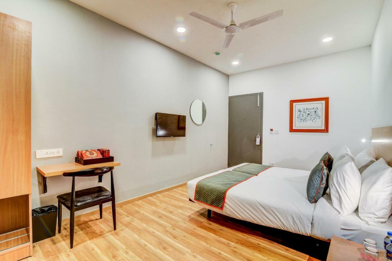 Oyo Townhouse 104 Koramangala Maharaja Signal Hotell Bangalore Exteriör bild