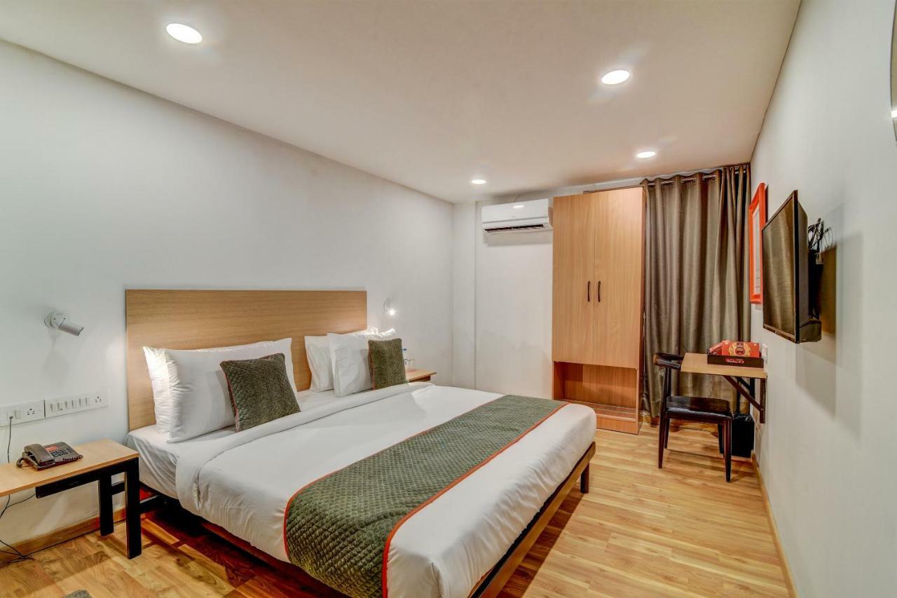 Oyo Townhouse 104 Koramangala Maharaja Signal Hotell Bangalore Exteriör bild